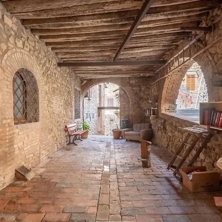 Sotto Gli Archi